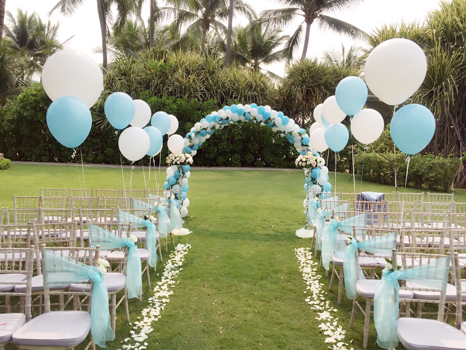 wedding helium balloons