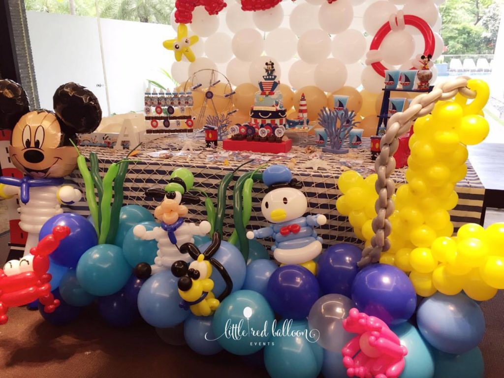 mickey-and-friends-balloon-decoration