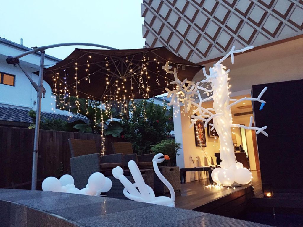 swan-balloon-decoration-cabana